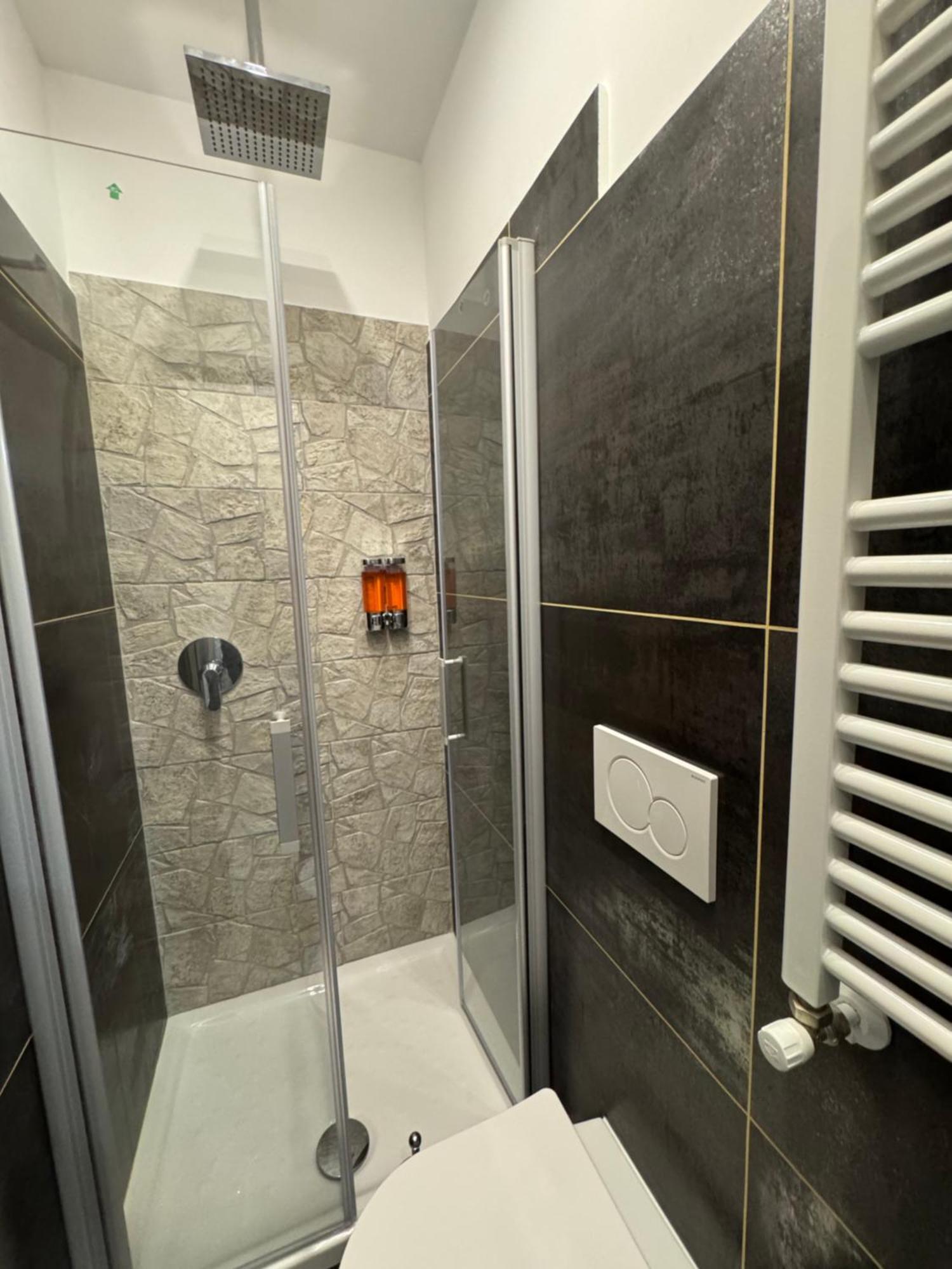 Alojamento de Acomodação e Pequeno-almoço Luxor Eco Casa E Per Vacanze In Centro Piazza Bologna, Colosseo, Piazza Di Spagna, Vaticano, San Pietro, Sapienza, Fontana Di Trevi, Piazza Navona, Trastevere, Tiburtina, Termini, Aeroporto