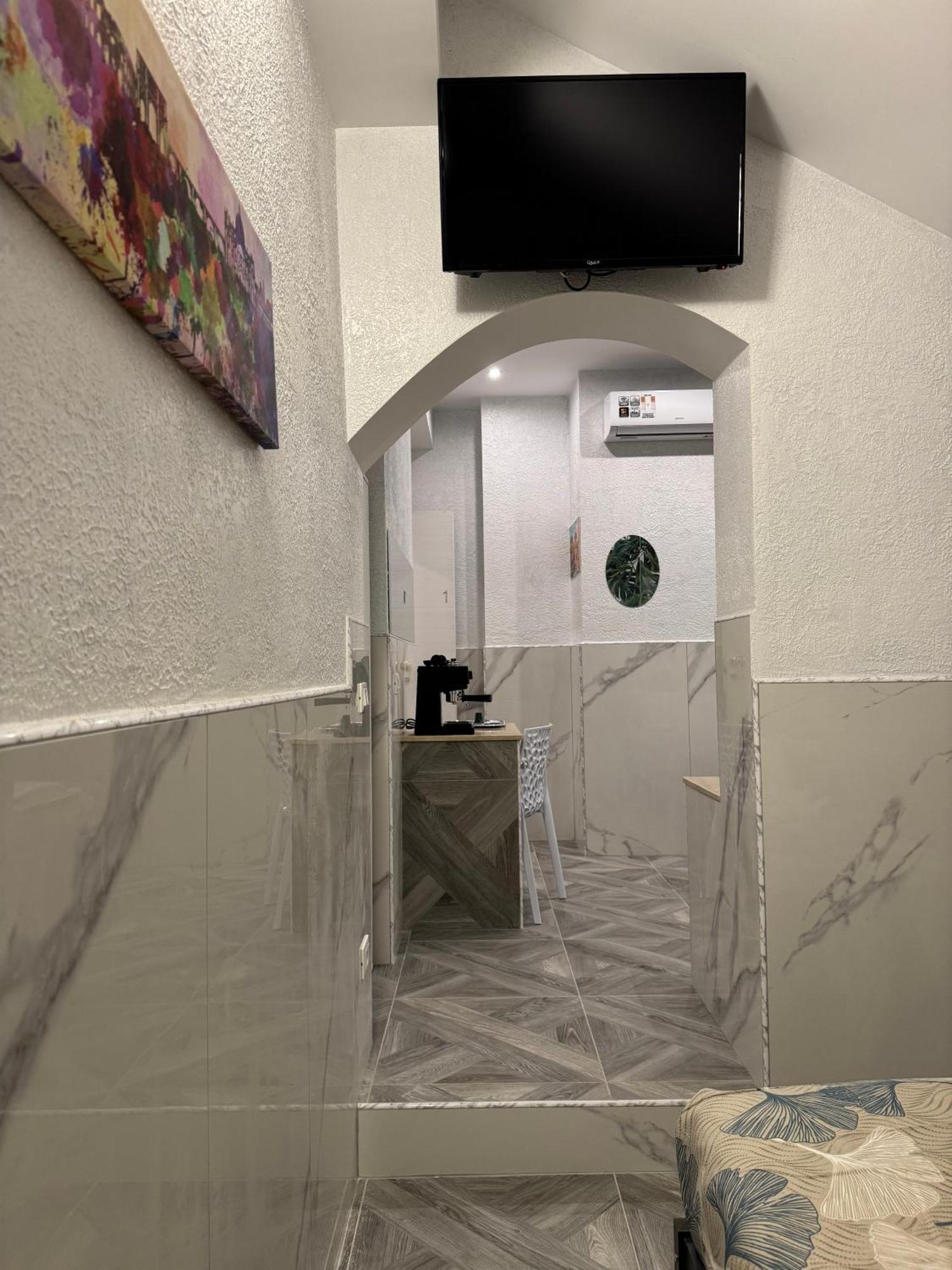 Luxor Eco Casa E Per Vacanze In Centro Piazza Bologna, Colosseo, Piazza Di Spagna, Vaticano, San Pietro, Sapienza, Fontana Di Trevi, Piazza Navona, Trastevere, Tiburtina, Termini, Aeroporto Acomodação com café da manhã  2*