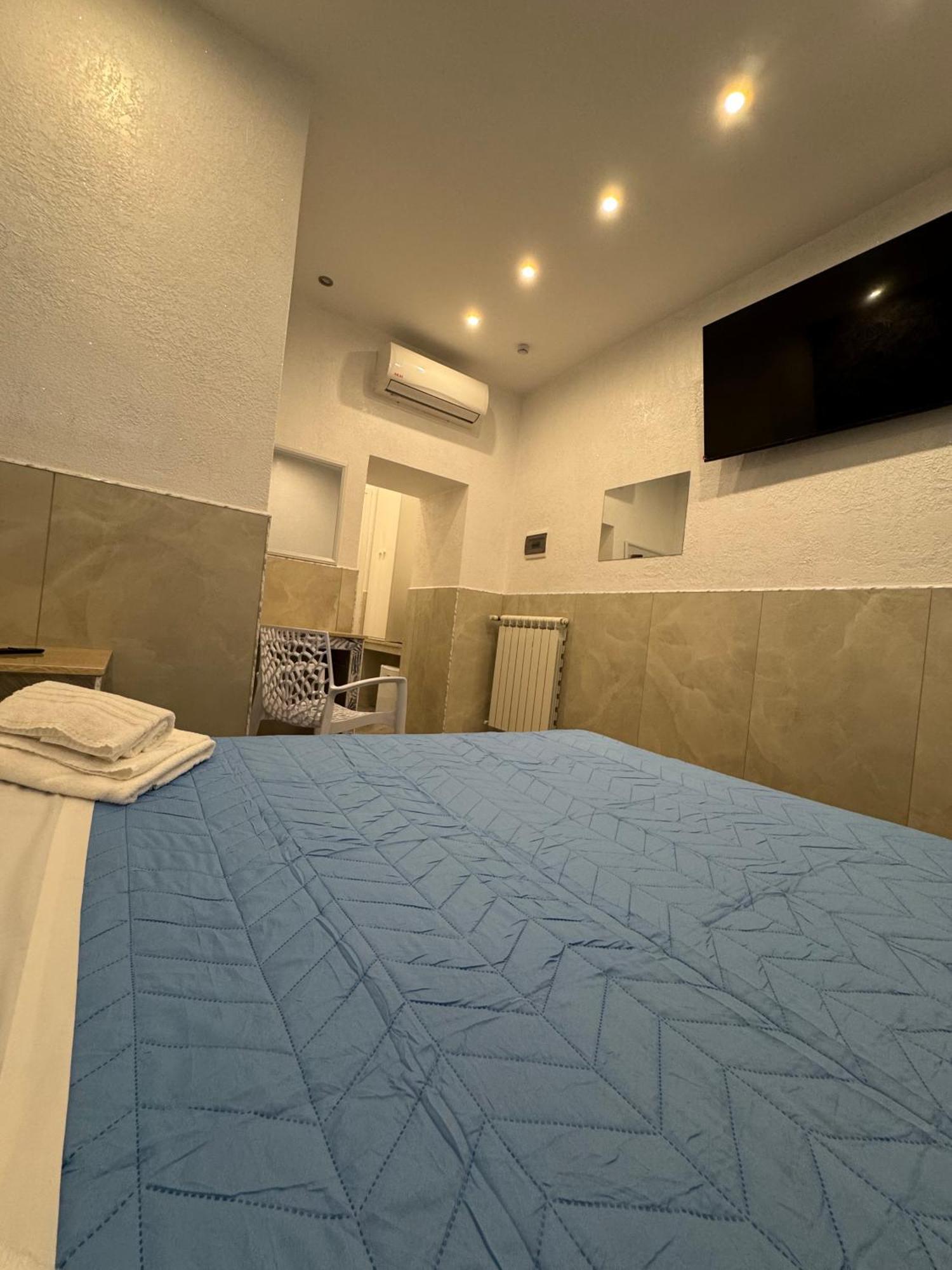 Luxor Eco Casa E Per Vacanze In Centro Piazza Bologna, Colosseo, Piazza Di Spagna, Vaticano, San Pietro, Sapienza, Fontana Di Trevi, Piazza Navona, Trastevere, Tiburtina, Termini, Aeroporto Acomodação com café da manhã  2*
