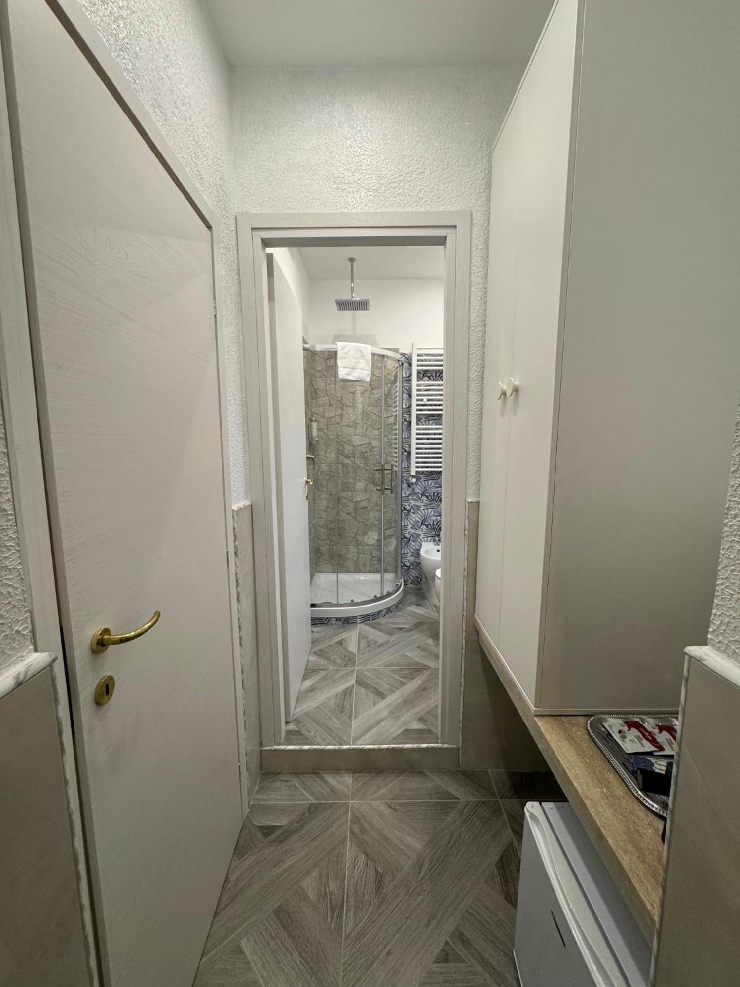 Luxor Eco Casa E Per Vacanze In Centro Piazza Bologna, Colosseo, Piazza Di Spagna, Vaticano, San Pietro, Sapienza, Fontana Di Trevi, Piazza Navona, Trastevere, Tiburtina, Termini, Aeroporto Acomodação com café da manhã 