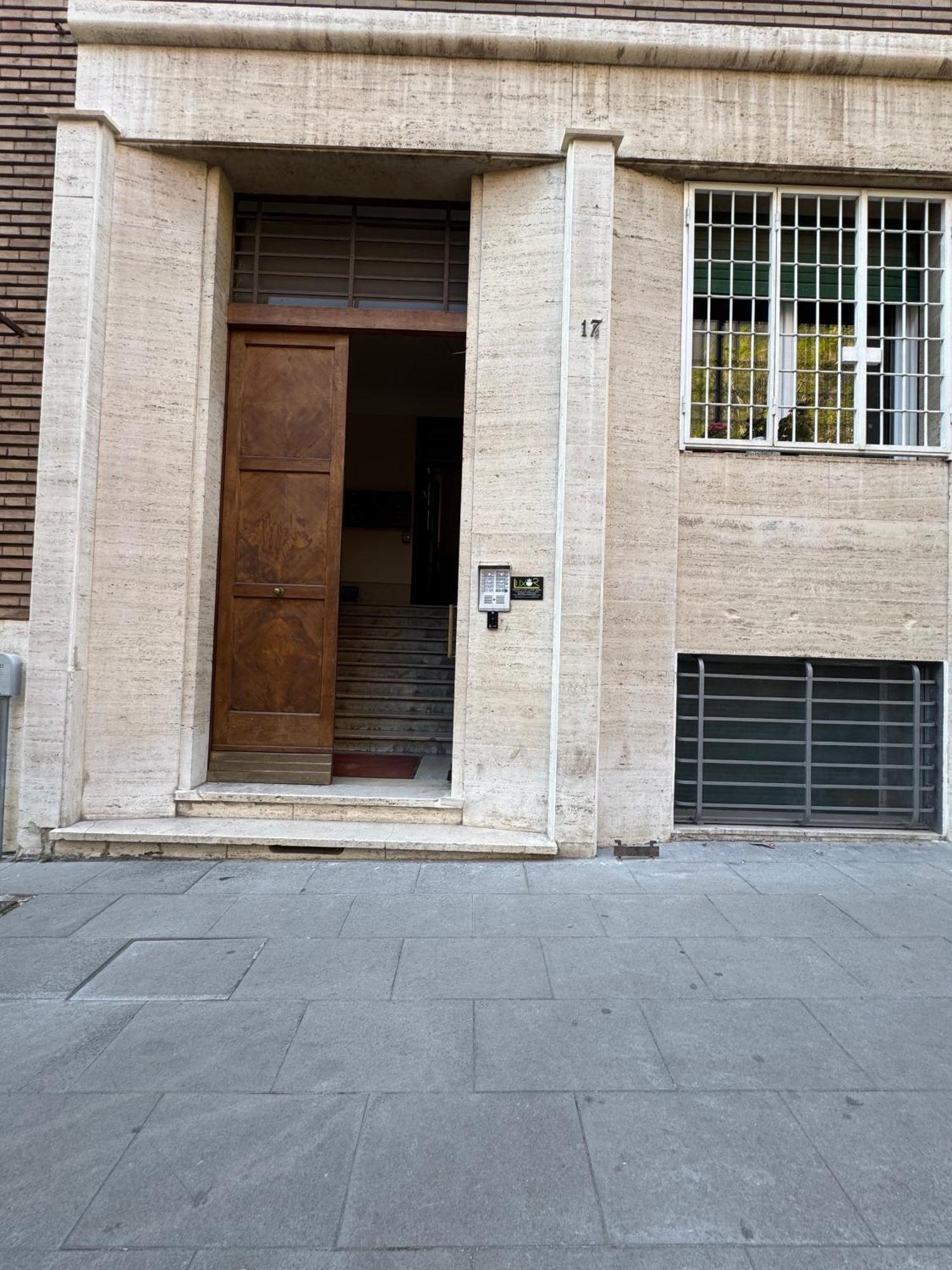 Luxor Eco Casa E Per Vacanze In Centro Piazza Bologna, Colosseo, Piazza Di Spagna, Vaticano, San Pietro, Sapienza, Fontana Di Trevi, Piazza Navona, Trastevere, Tiburtina, Termini, Aeroporto Acomodação com café da manhã  2*