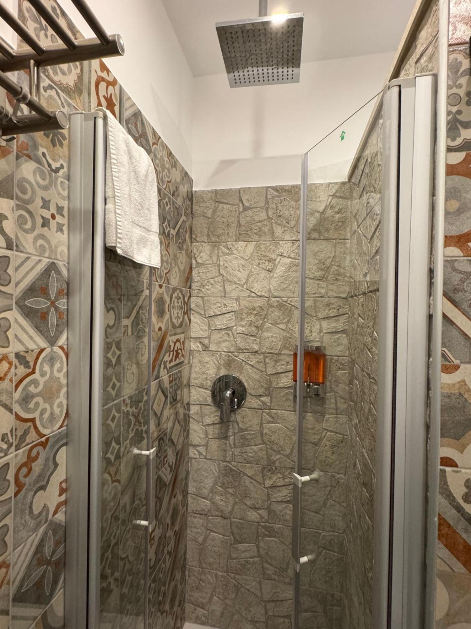 Alojamento de Acomodação e Pequeno-almoço Luxor Eco Casa E Per Vacanze In Centro Piazza Bologna, Colosseo, Piazza Di Spagna, Vaticano, San Pietro, Sapienza, Fontana Di Trevi, Piazza Navona, Trastevere, Tiburtina, Termini, Aeroporto Roma